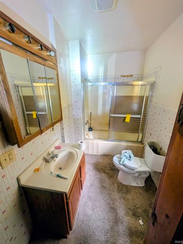 55453 Glenn Road, South Bend, IN 46628