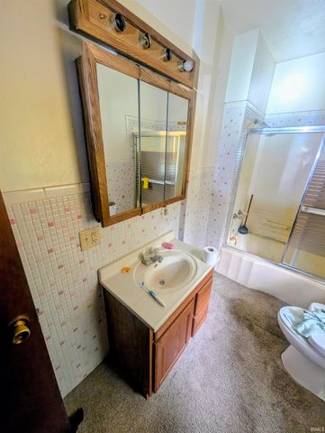 55453 Glenn Road, South Bend, IN 46628