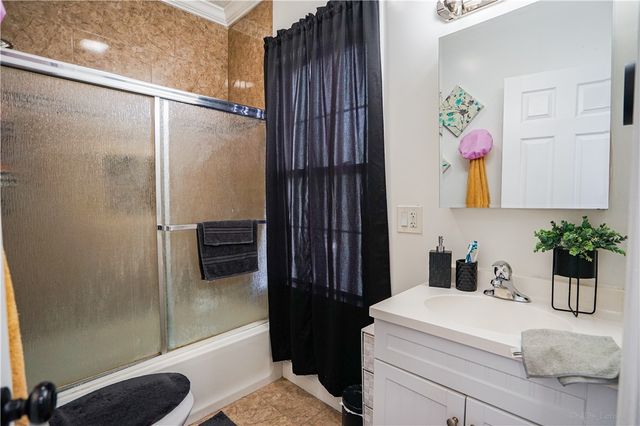 828 cranston Street, Cranston, RI 02920