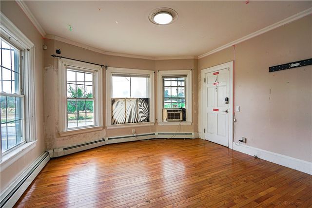 828 cranston Street, Cranston, RI 02920