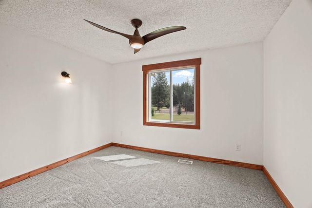 27509 N Bear Lake Rd, Chattaroy, WA 99003
