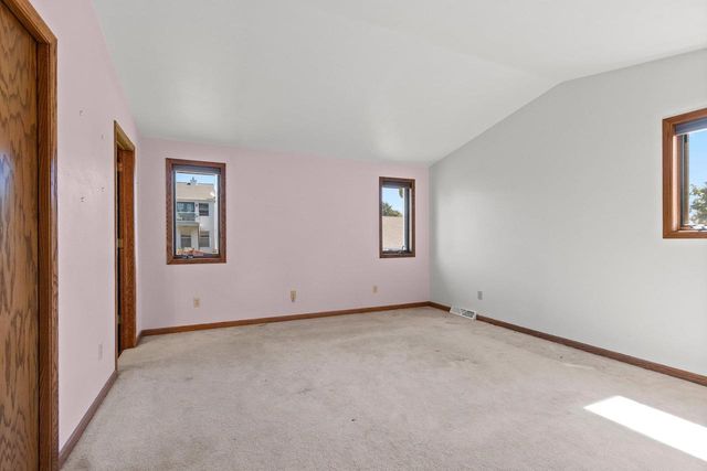 213 BROADVIEW DRIVE, Green Bay, WI 54301