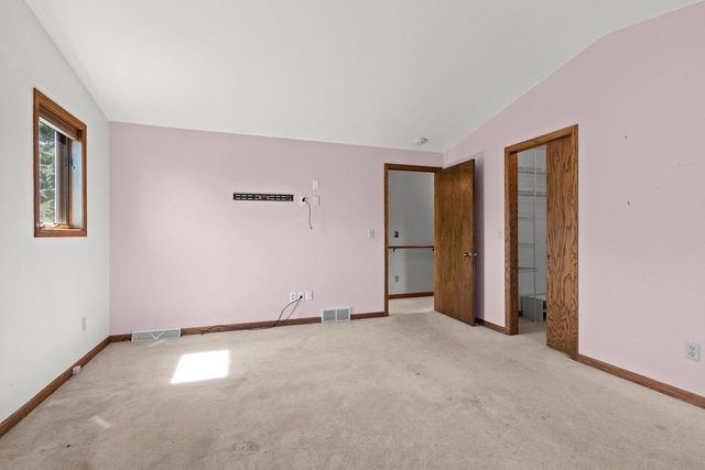 213 BROADVIEW DRIVE, Green Bay, WI 54301