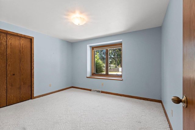213 BROADVIEW DRIVE, Green Bay, WI 54301