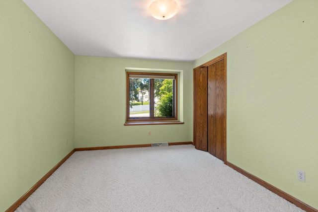213 BROADVIEW DRIVE, Green Bay, WI 54301