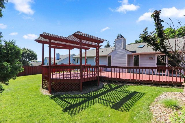 213 BROADVIEW DRIVE, Green Bay, WI 54301