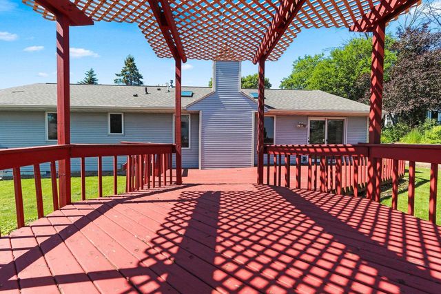 213 BROADVIEW DRIVE, Green Bay, WI 54301