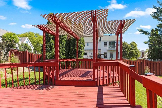 213 BROADVIEW DRIVE, Green Bay, WI 54301