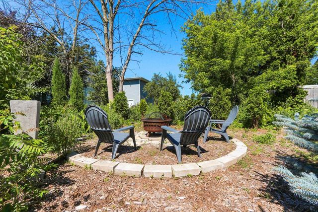 213 BROADVIEW DRIVE, Green Bay, WI 54301