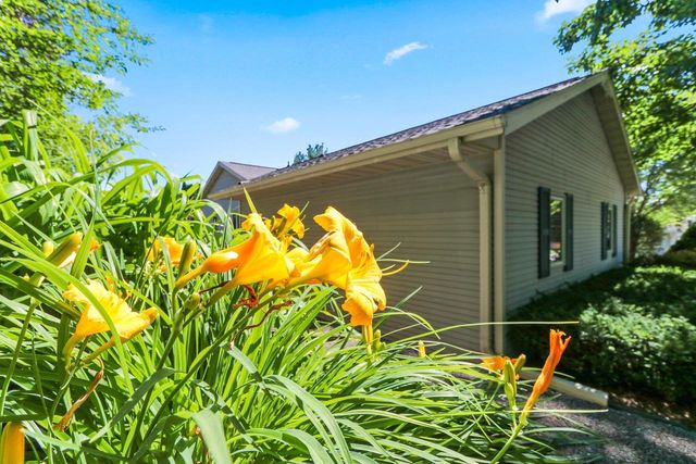 213 BROADVIEW DRIVE, Green Bay, WI 54301