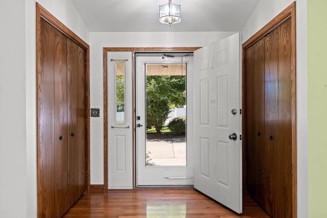 213 BROADVIEW DRIVE, Green Bay, WI 54301