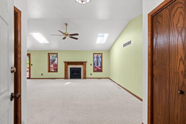 213 BROADVIEW DRIVE, Green Bay, WI 54301