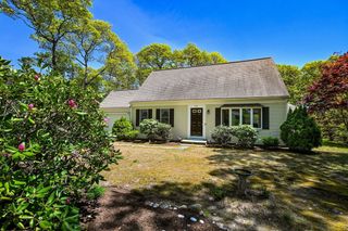 20 Old Kenyon Rd, Falmouth, MA 02536