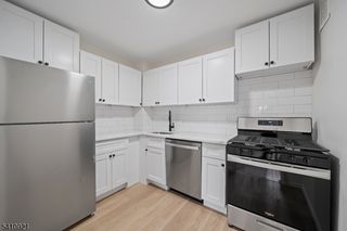 275 Prospect St 16 M, East Orange City, NJ 07017