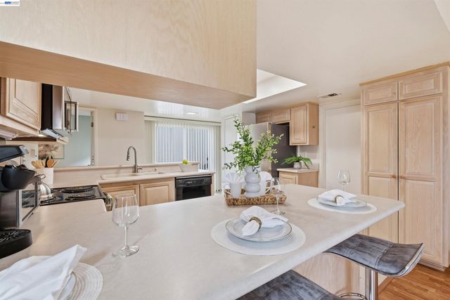 36719 Port Tidewood St, Newark, CA 94560