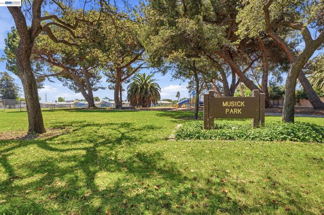 36719 Port Tidewood St, Newark, CA 94560