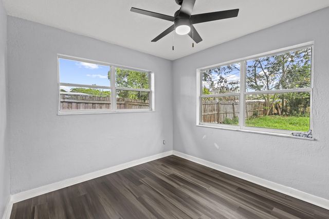 333 SW Lucero Drive, Port St. Lucie, Port St Lucie, FL 34983