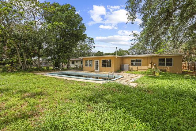 333 SW Lucero Drive, Port St. Lucie, Port St Lucie, FL 34983