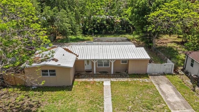 333 SW Lucero Drive, Port St. Lucie, Port St Lucie, FL 34983