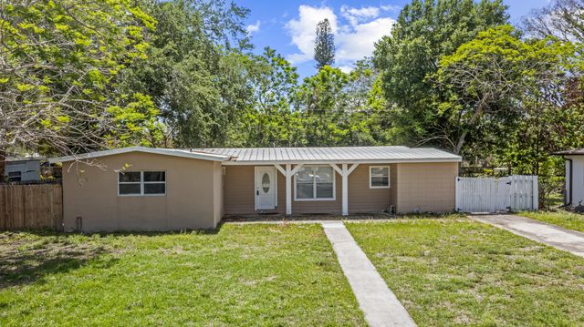 333 SW Lucero Drive, Port St. Lucie, Port St Lucie, FL 34983