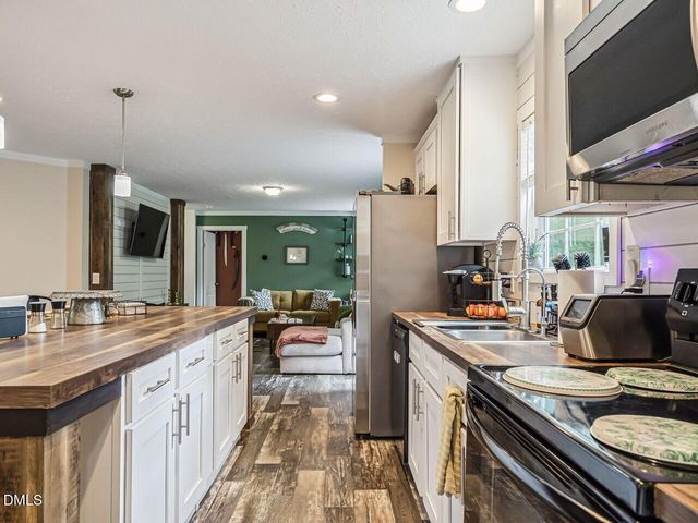 979 Natchez Trace Trace, Fuquay Varina, NC 27526