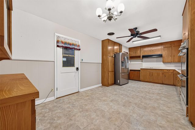1008 Bernard Avenue, Rosenberg, TX 77471