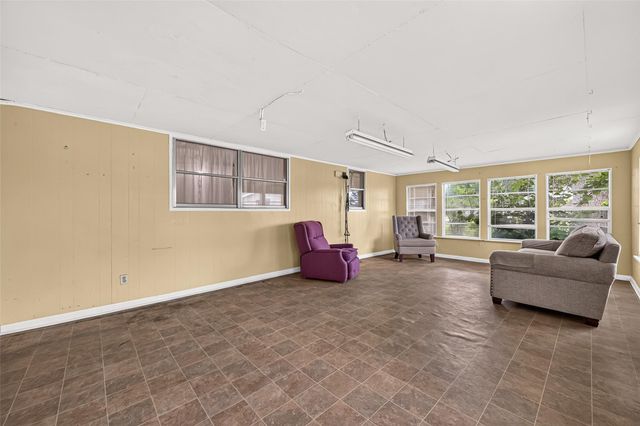 1008 Bernard Avenue, Rosenberg, TX 77471