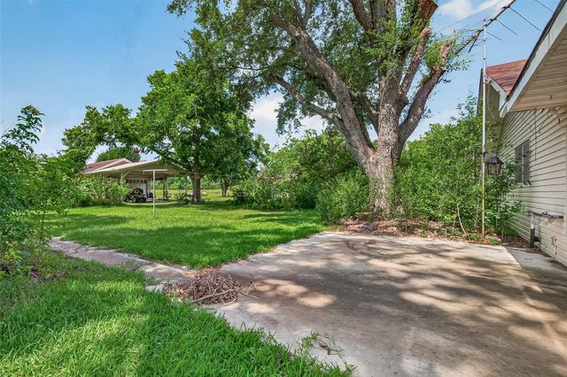 1008 Bernard Avenue, Rosenberg, TX 77471