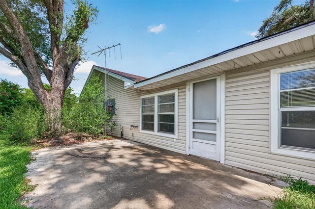 1008 Bernard Avenue, Rosenberg, TX 77471