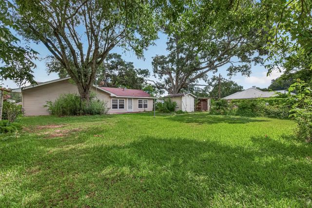 1008 Bernard Avenue, Rosenberg, TX 77471