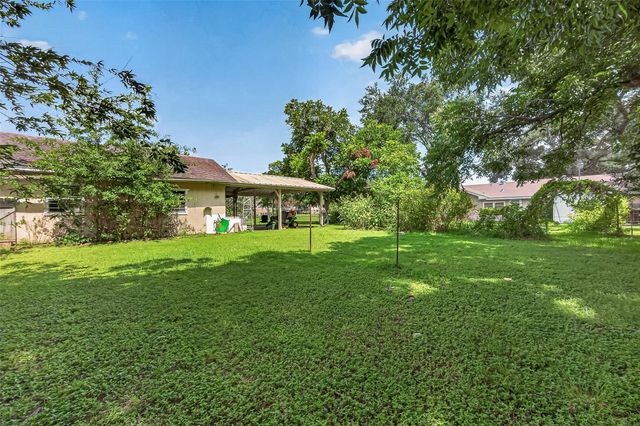 1008 Bernard Avenue, Rosenberg, TX 77471