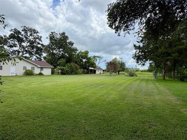 1008 Bernard Avenue, Rosenberg, TX 77471
