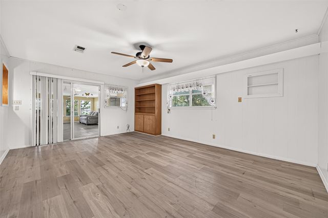 1008 Bernard Avenue, Rosenberg, TX 77471