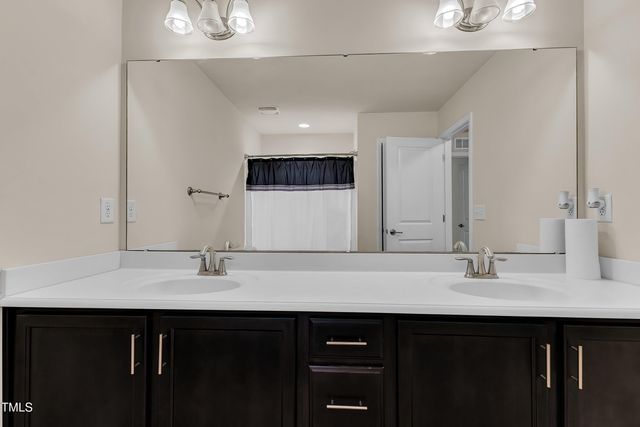 316 Vintage Holly Drive, Durham, NC 27703