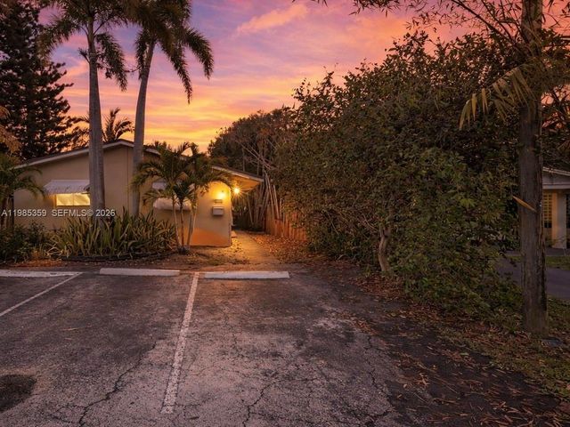 3042 NE 13th Ave, Oakland Park, FL 33334