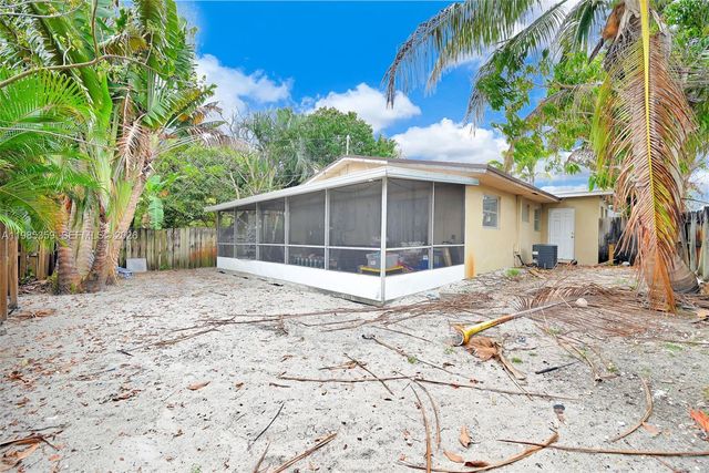 3042 NE 13th Ave, Oakland Park, FL 33334