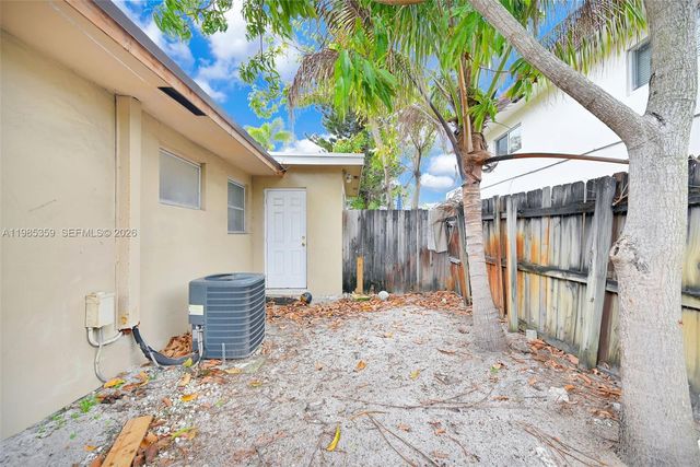 3042 NE 13th Ave, Oakland Park, FL 33334