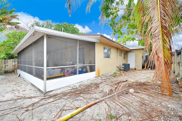 3042 NE 13th Ave, Oakland Park, FL 33334