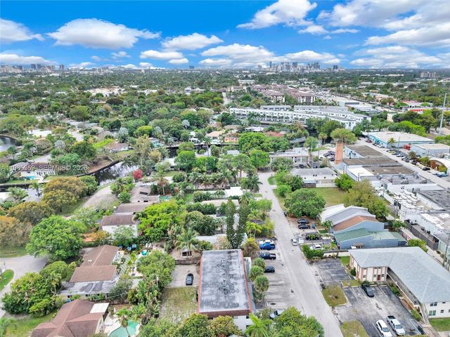 3042 NE 13th Ave, Oakland Park, FL 33334