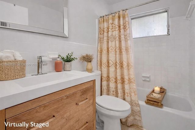 3042 NE 13th Ave, Oakland Park, FL 33334