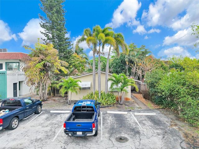 3042 NE 13th Ave, Oakland Park, FL 33334