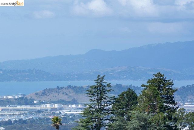 8618 Edgehill Court, El Cerrito, CA 94530
