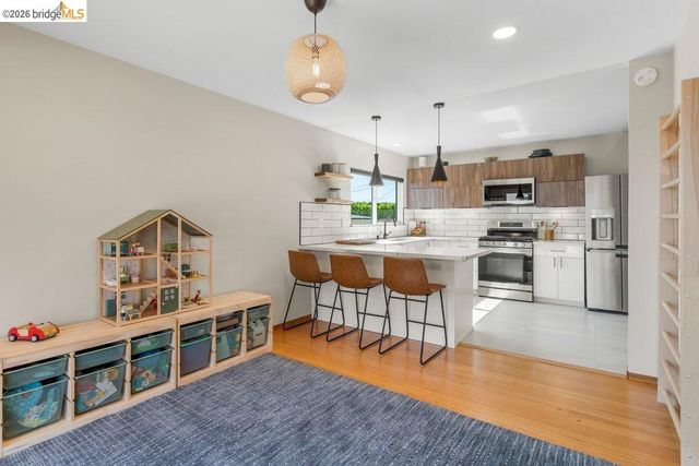 8618 Edgehill Court, El Cerrito, CA 94530
