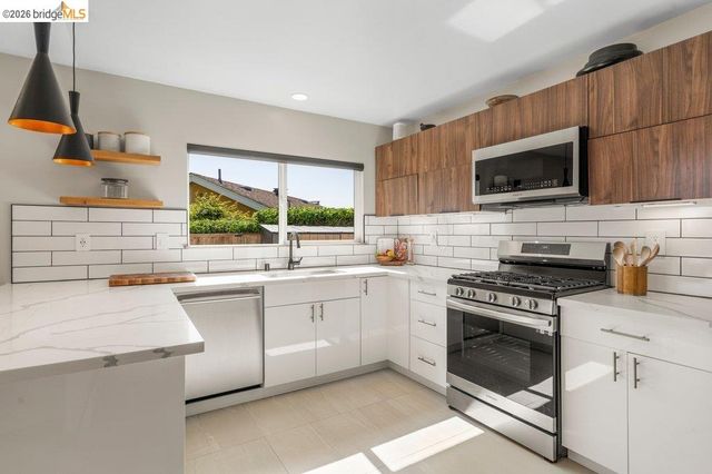 8618 Edgehill Court, El Cerrito, CA 94530