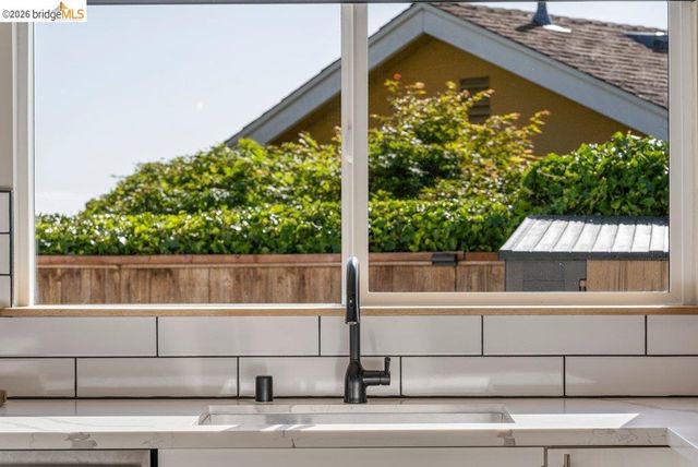 8618 Edgehill Court, El Cerrito, CA 94530