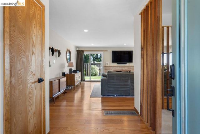 8618 Edgehill Court, El Cerrito, CA 94530
