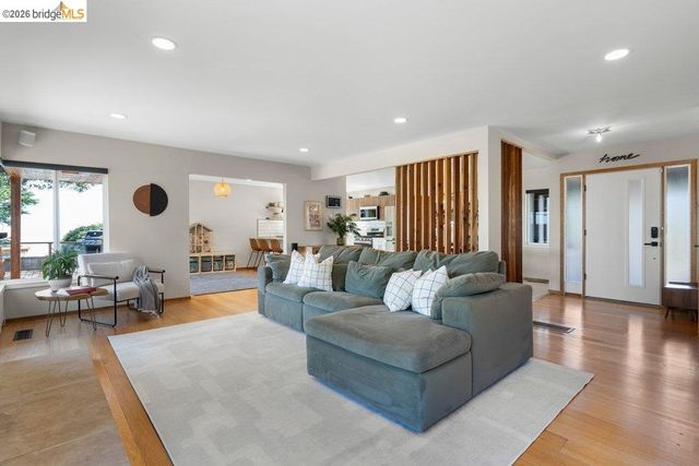 8618 Edgehill Court, El Cerrito, CA 94530