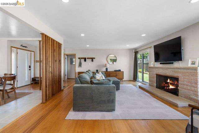 8618 Edgehill Court, El Cerrito, CA 94530