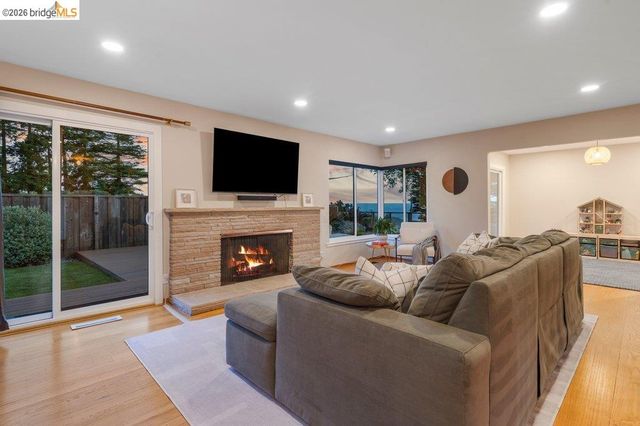 8618 Edgehill Court, El Cerrito, CA 94530