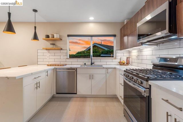8618 Edgehill Court, El Cerrito, CA 94530